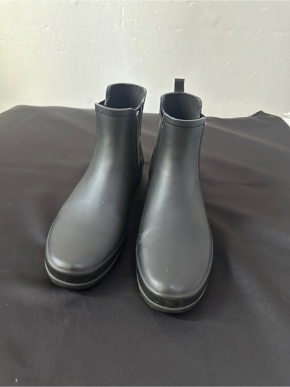 Hunter Original Chelsea Rain Boots Black Rubber Ankle Waterproof Women’s US 9